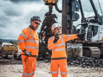 Employees on construction site in Teesside, UK of Bauer Spezialtiefbau